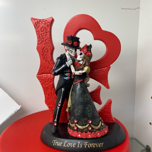 Bradford Exchange Romantic Sugar Sculp Figurine “ True Love is Forever” - Picture 4 of 4